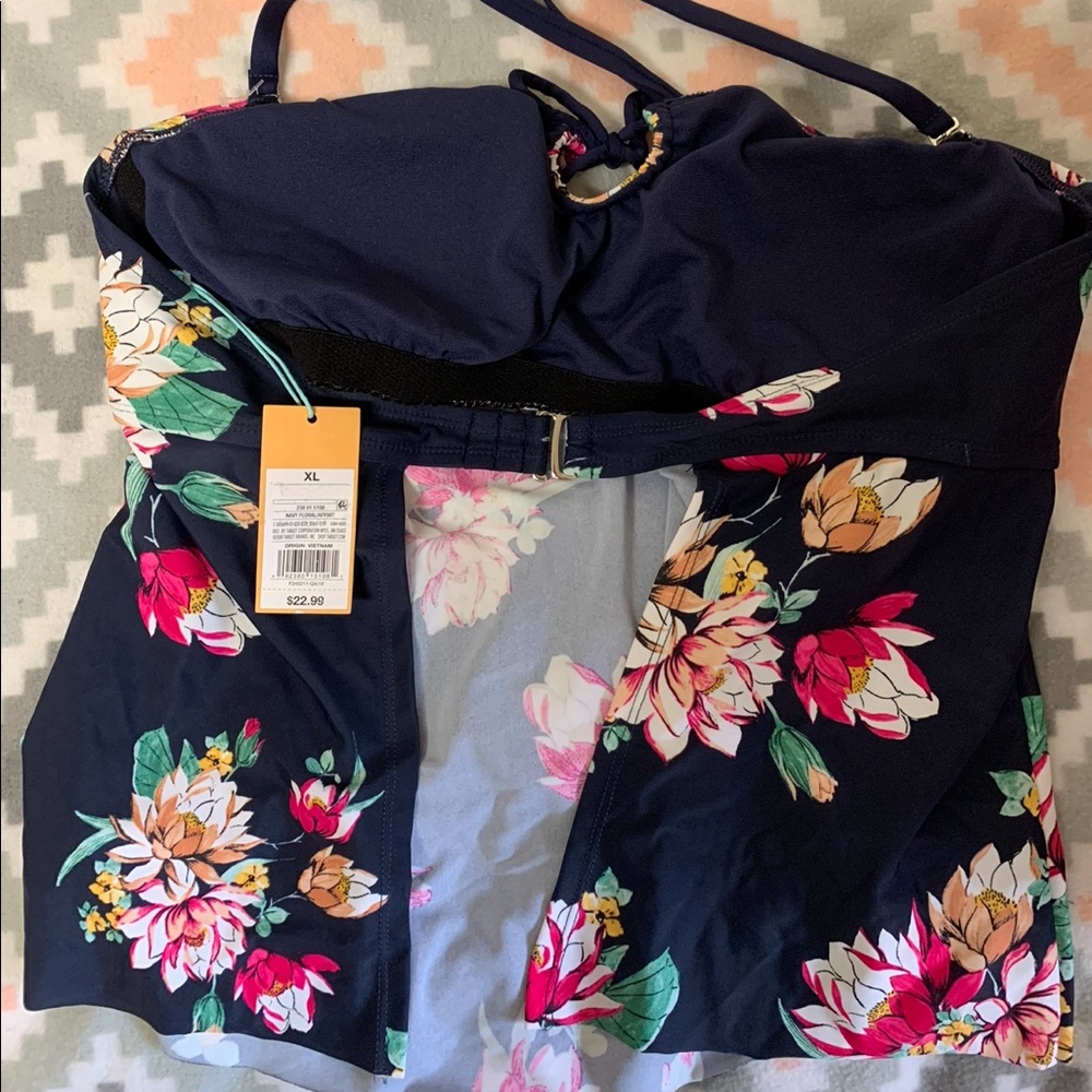 Womens bathing suit / bikini top